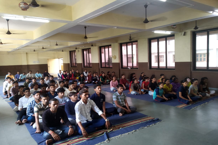 Vimal Tormal Poddar BCA College campus in Surat, Gujarat, India — photo 4
