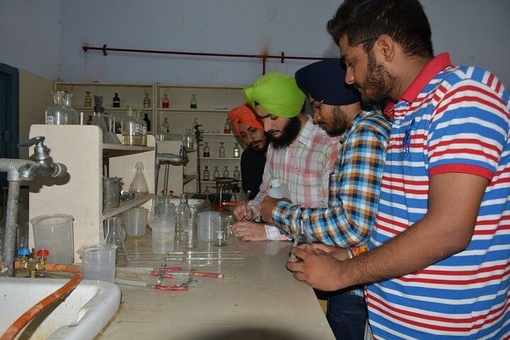 Gujranwala Guru Nanak Khalsa College of Pharmacy campus in Ludhiana, Punjab, India — photo 3