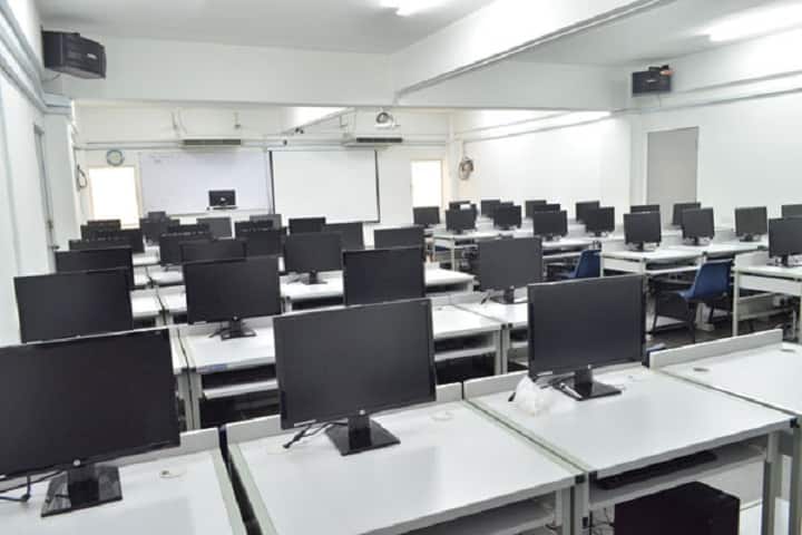 The Peoples Education Society's Diploma College of Engineering and Technology campus in Ahmednagar, Maharashtra, India — photo 4