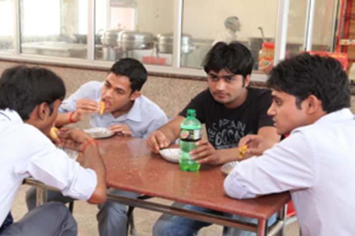 Unnati Management College and Technology campus in Mathura, Uttar Pradesh, India — photo 2