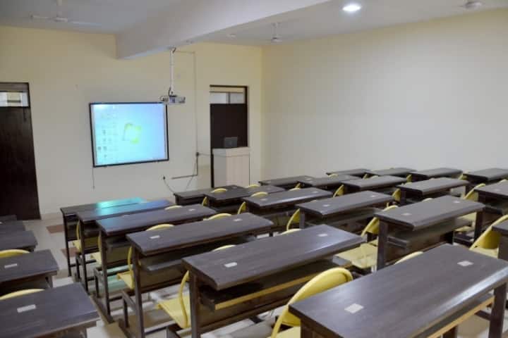 United College of Education campus in Greater Noida, Uttar Pradesh, India — photo 3