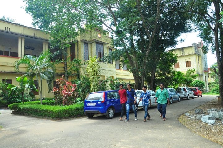 Mahatma Gandhi College campus in Thiruvananthapuram, Kerala, India — photo 3