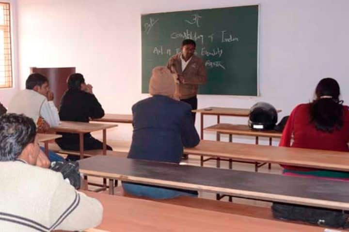 Sarwa Dharma Vidhi Mahavidhyalaya campus in Gwalior, Madhya Pradesh, India — photo 4