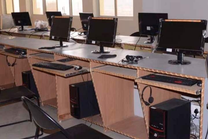 Sarwa Dharma Vidhi Mahavidhyalaya campus in Gwalior, Madhya Pradesh, India — photo 5