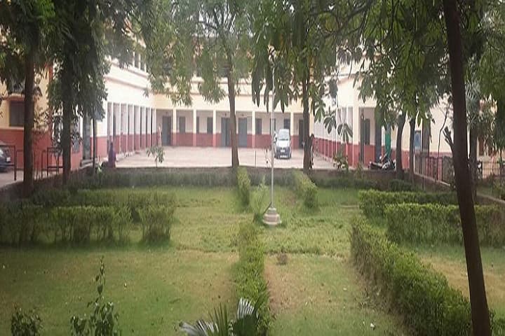 Sau Kusum Tai Dabke Law College campus in Raipur, Chhattisgarh, India — photo 1