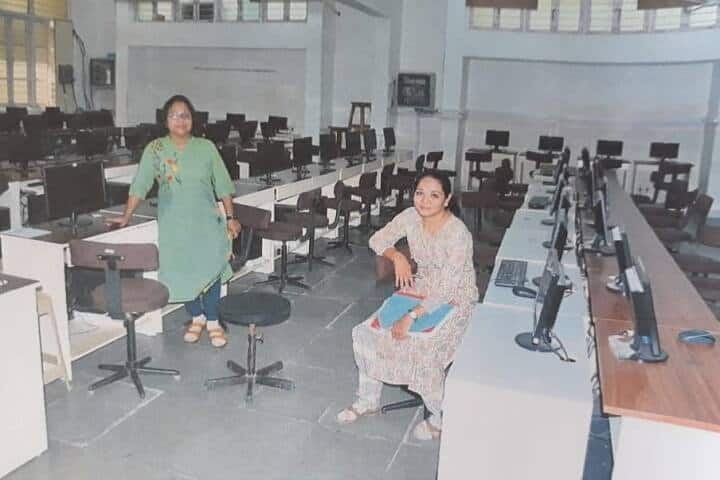 Shree Umiya KVC Nursing College campus in Ahmedabad, Gujarat, India — photo 3