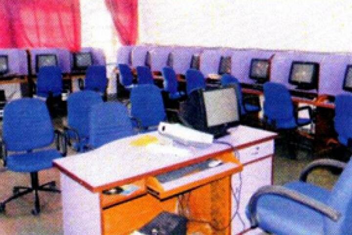 Shree Nootan Kelavni Mandal College of Nursing campus in Valsad, Gujarat, India — photo 3