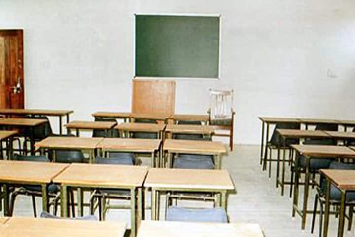 Sarla Dwivedi Vidhi Mahavidyalaya campus in Akbarpur, Uttar Pradesh, India — photo 2