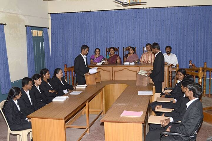 Sarada Vilas Law College campus in Mysuru, Karnataka, India — photo 3
