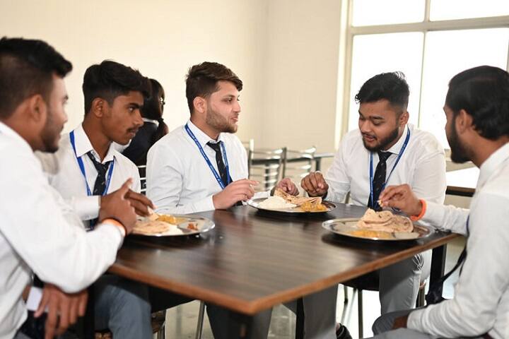 Sri Sharda Group of Institutions campus in Gosainganj, Uttar Pradesh, India — photo 4