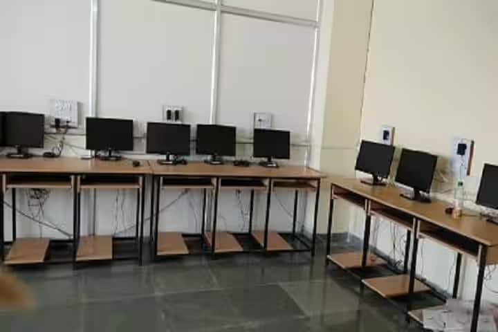 Sitabai Nargundkar College of Nursing for Women campus in Nagpur, Maharashtra, India — photo 4