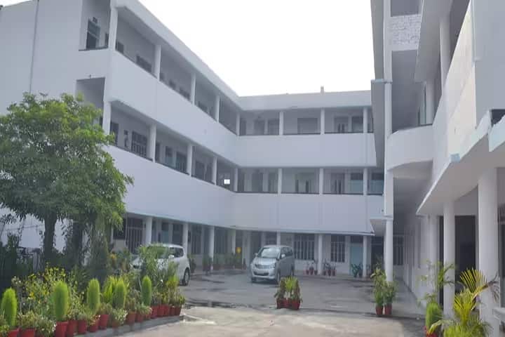 Mulayam Singh Yadav Law College campus in Lucknow, Uttar Pradesh, India — photo 2