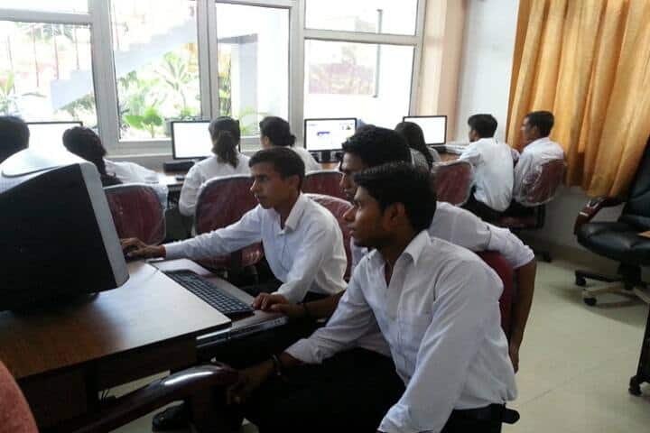 Mulayam Singh Yadav Law College campus in Lucknow, Uttar Pradesh, India — photo 4