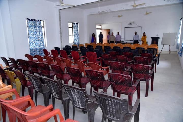 Durgesh Nandini College of Pharmacy campus in Allahabad, Uttar Pradesh, India — photo 2