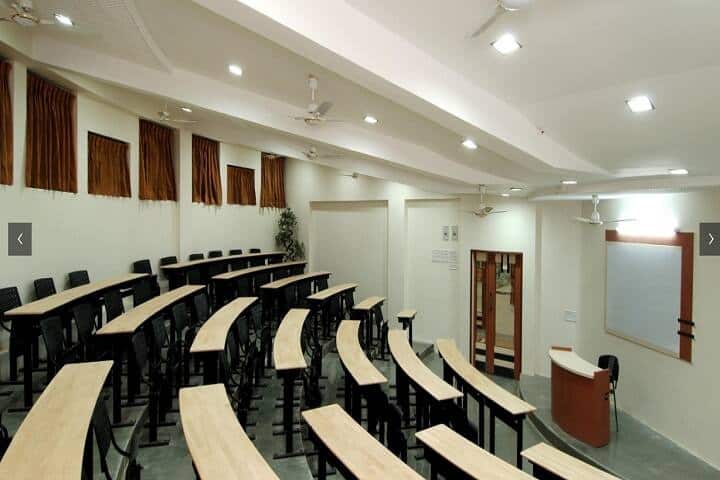 Prin KP Mangalvedhekar Institute of Management Career Development and Research campus in Solapur, Maharashtra, India — photo 4