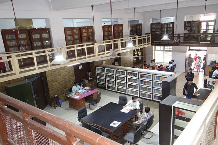 Saifia College of Law campus in Bhopal, Madhya Pradesh, India — photo 2