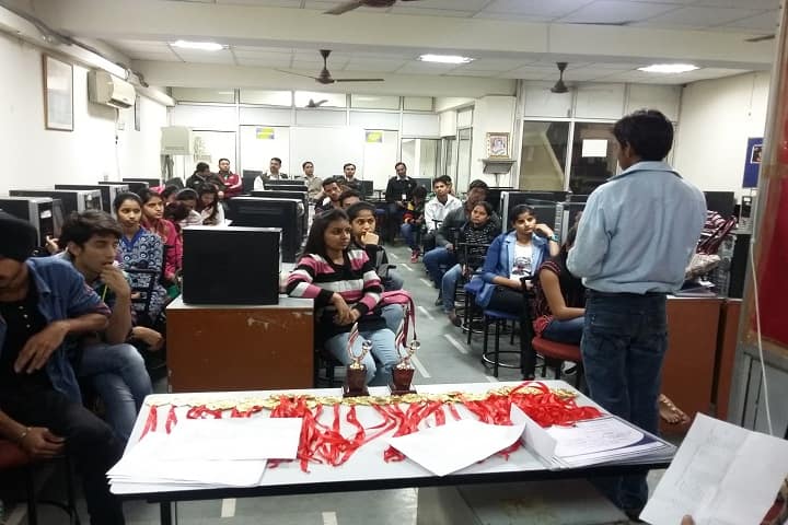 DICS Computer Education, Delhi campus in New Delhi, Delhi, India