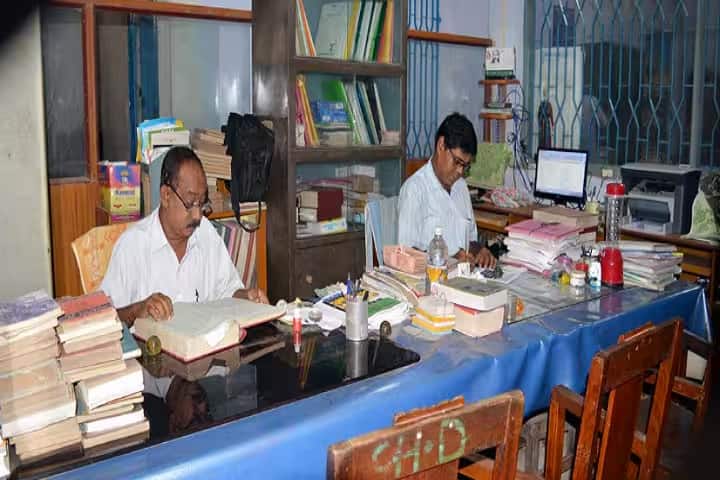 Mahishadal Raj College campus in Medinipur, West Bengal, India — photo 2