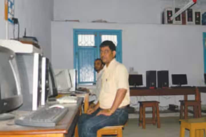 Mahishadal Raj College campus in Medinipur, West Bengal, India — photo 3