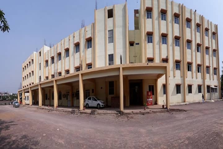 Shankracharya Swami Swaroop Anand College of Nursing campus in Bhilai, Chhattisgarh, India — photo 1