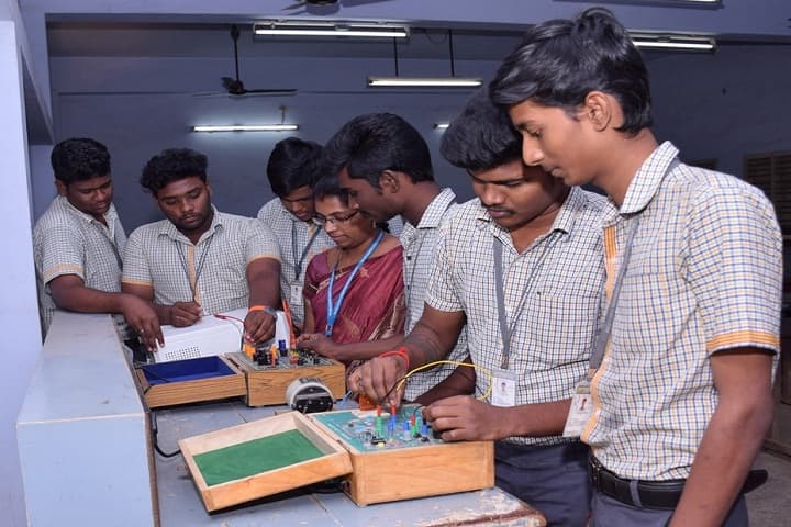 Sri Nallalaghu Nadar Polytechnic College campus in Chennai, Tamil Nadu, India — photo 4