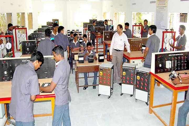 Sri Manakula Vinayagar Polytechnic College campus in Puducherry, India — photo 4