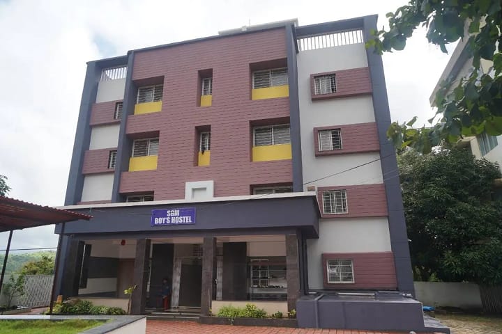 Sant Gajanan Maharaj College of Nursing campus in Chinchewadi, Maharashtra, India — photo 2