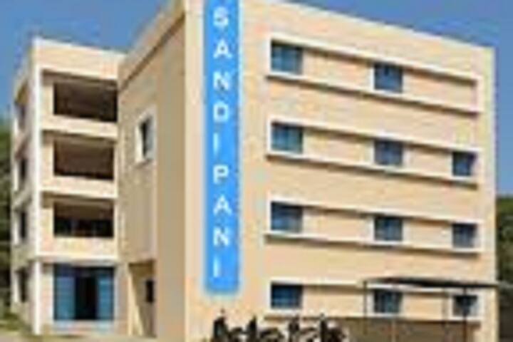 Sandipani Institute of Nursing Science campus in Godhra, Gujarat, India — photo 1