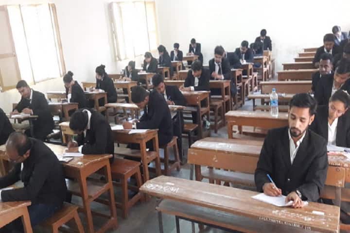 NR Vekariya Master of Law College campus in Junagadh, Gujarat, India — photo 2
