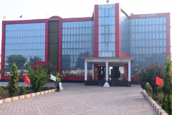 Navsamvat Law College campus in Ujjain, Madhya Pradesh, India — photo 1