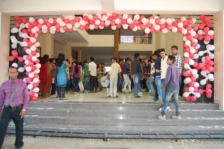 Navsamvat Law College campus in Ujjain, Madhya Pradesh, India — photo 2