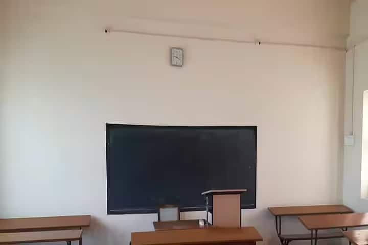 RL Law College campus in Davangere, Karnataka, India — photo 4