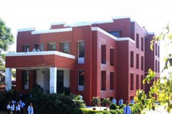 Guru Nanak College of Pharmaceutical Sciences campus in Dehradun, Uttarakhand, India — photo 1