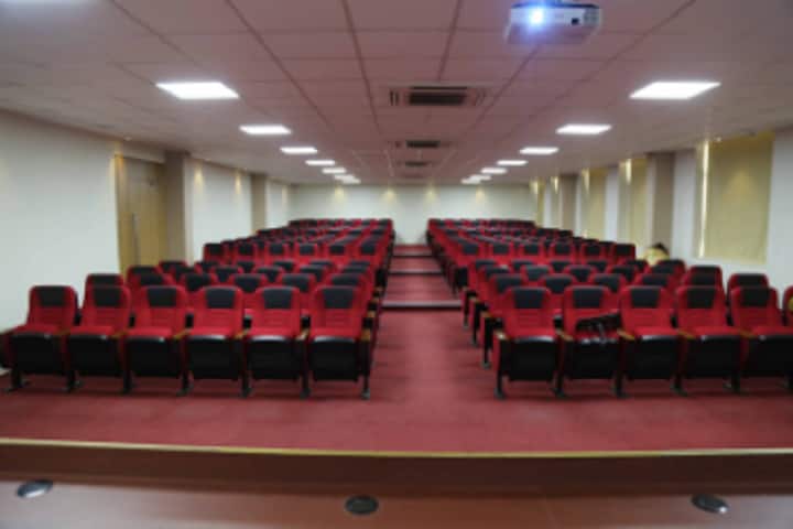 Gurugram Global College of Pharmacy campus in Gurgaon, Haryana, India — photo 2