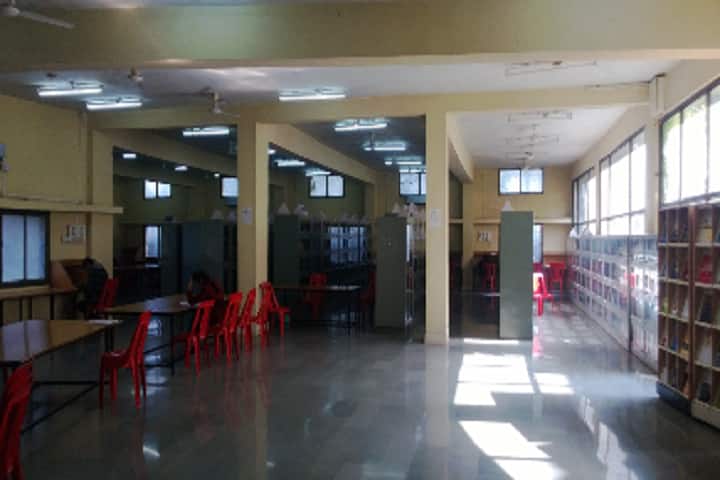RD Gardi College of Nursing campus in Surasa, Madhya Pradesh, India — photo 4