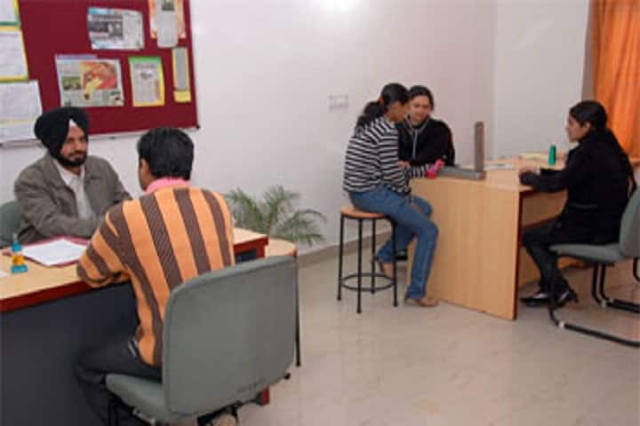 Rayat Bahra College of Nursing campus in Hoshiarpur, Punjab, India — photo 6