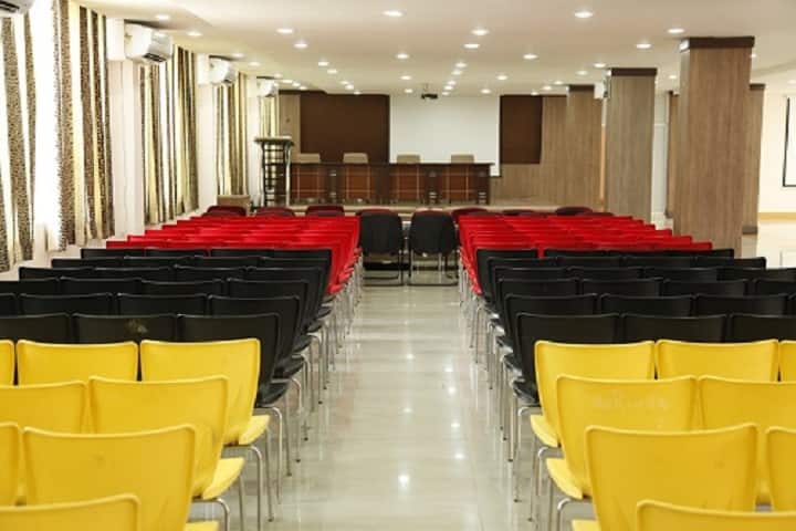 Shri Ramswaroop Memorial College of Engineering and Management campus in Lucknow, Uttar Pradesh, India — photo 2