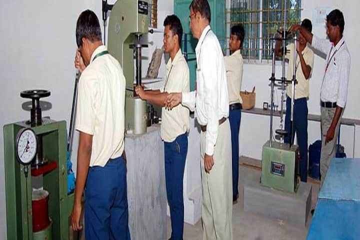 Sri Vinayaga Polytechnic College campus in Krishnagiri, Tamil Nadu, India — photo 3