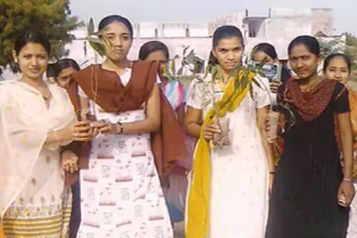 Smt Mangalaben Chunilal Desai Arts and Commerce College campus in Prantij, Gujarat, India — photo 4