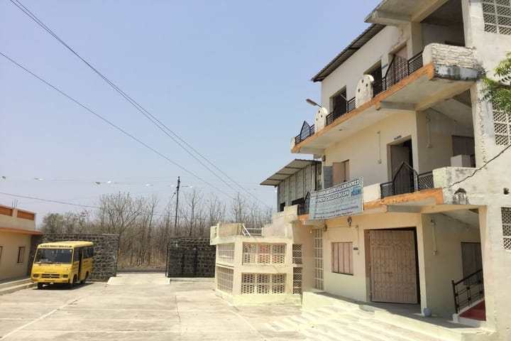 Noorjahan Begum Salam Ahmad Women's College of Law campus in Yavatmal, Maharashtra, India — photo 1