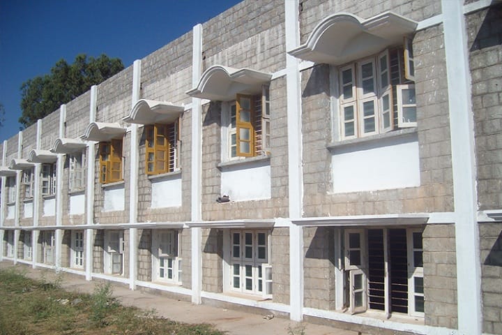 Sri Taralabalu Jagadguru Polytechnic campus in Davanagere, Karnataka, India — photo 1