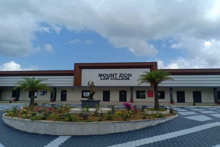 Mount Zion Law College campus in Pathanamthitta, Kerala, India — photo 1