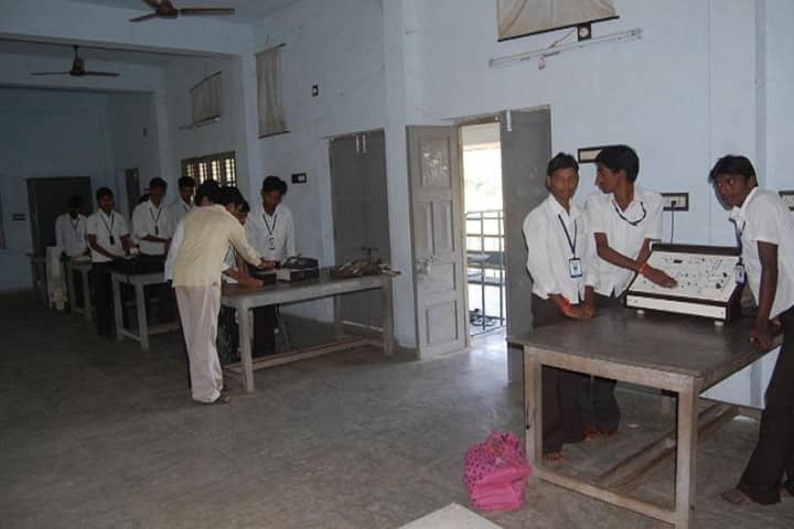 Sri YVS and Sri BRM Polytechnic campus in East Godavari, Andhra Pradesh, India — photo 3