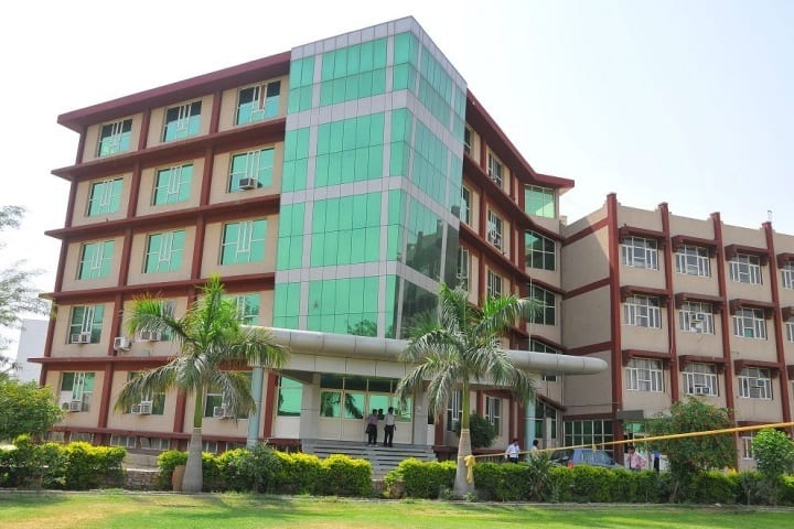 Doon Valley Institute of Pharmacy and Medicine campus in Karnal, Haryana, India — photo 1
