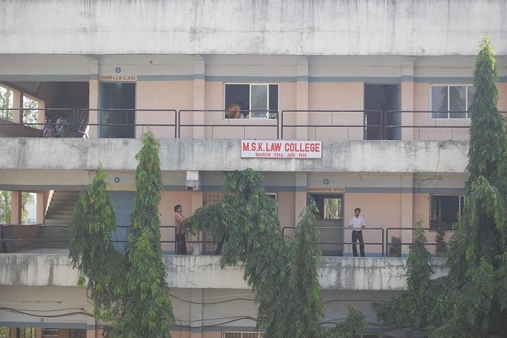 Mahamandleshwar Shri Krishnandji Law College campus in Bharuch, Gujarat, India — photo 1