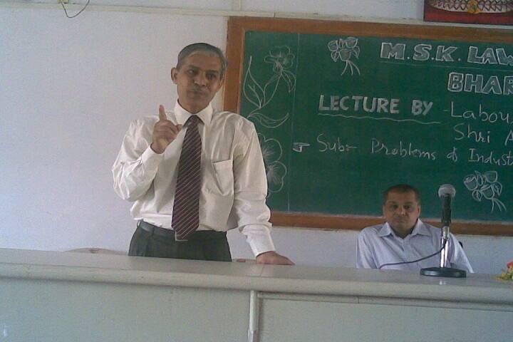 Mahamandleshwar Shri Krishnandji Law College campus in Bharuch, Gujarat, India — photo 3