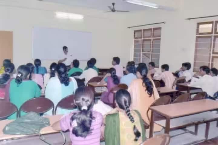 Madhav Vidhi Mahavidyalaya campus in Gwalior, Madhya Pradesh, India — photo 2