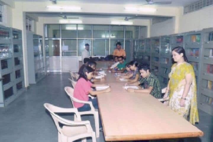 Madhav Vidhi Mahavidyalaya campus in Gwalior, Madhya Pradesh, India — photo 3