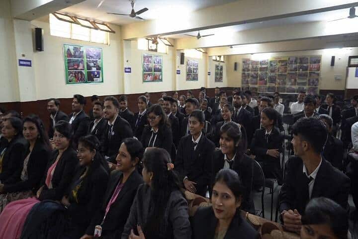 Madhav Vidhi Mahavidyalaya campus in Gwalior, Madhya Pradesh, India — photo 4