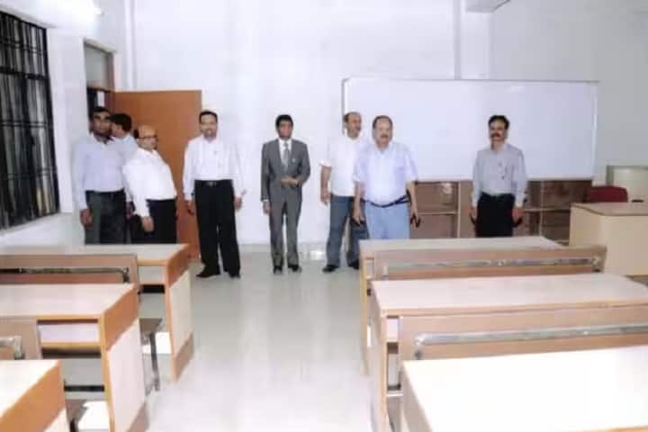 Maa Vaishno Devi Educational and Law College campus in Lucknow, Uttar Pradesh, India — photo 2
